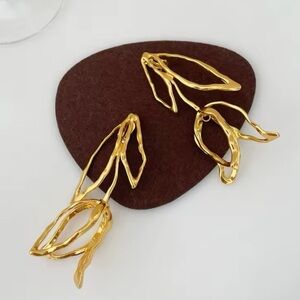 Gold Tulip Earrings